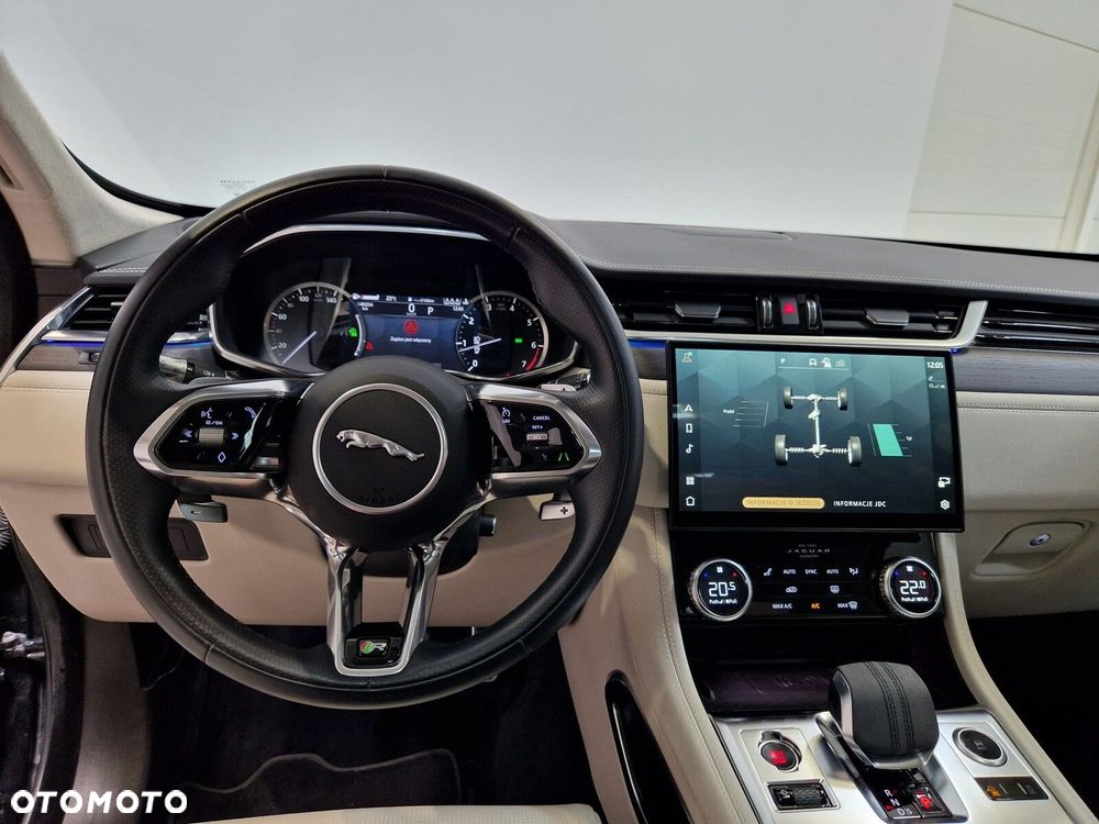 Jaguar F-Pace - 5