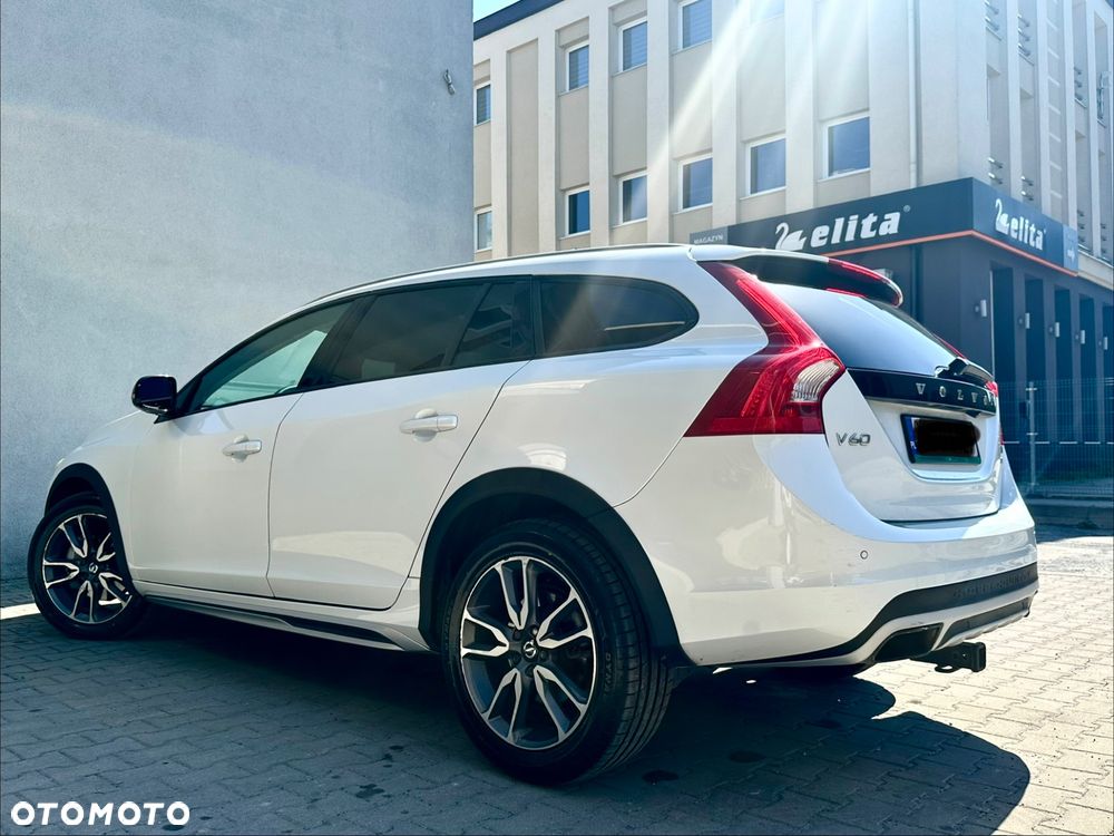 Volvo V60 Cross Country - 4
