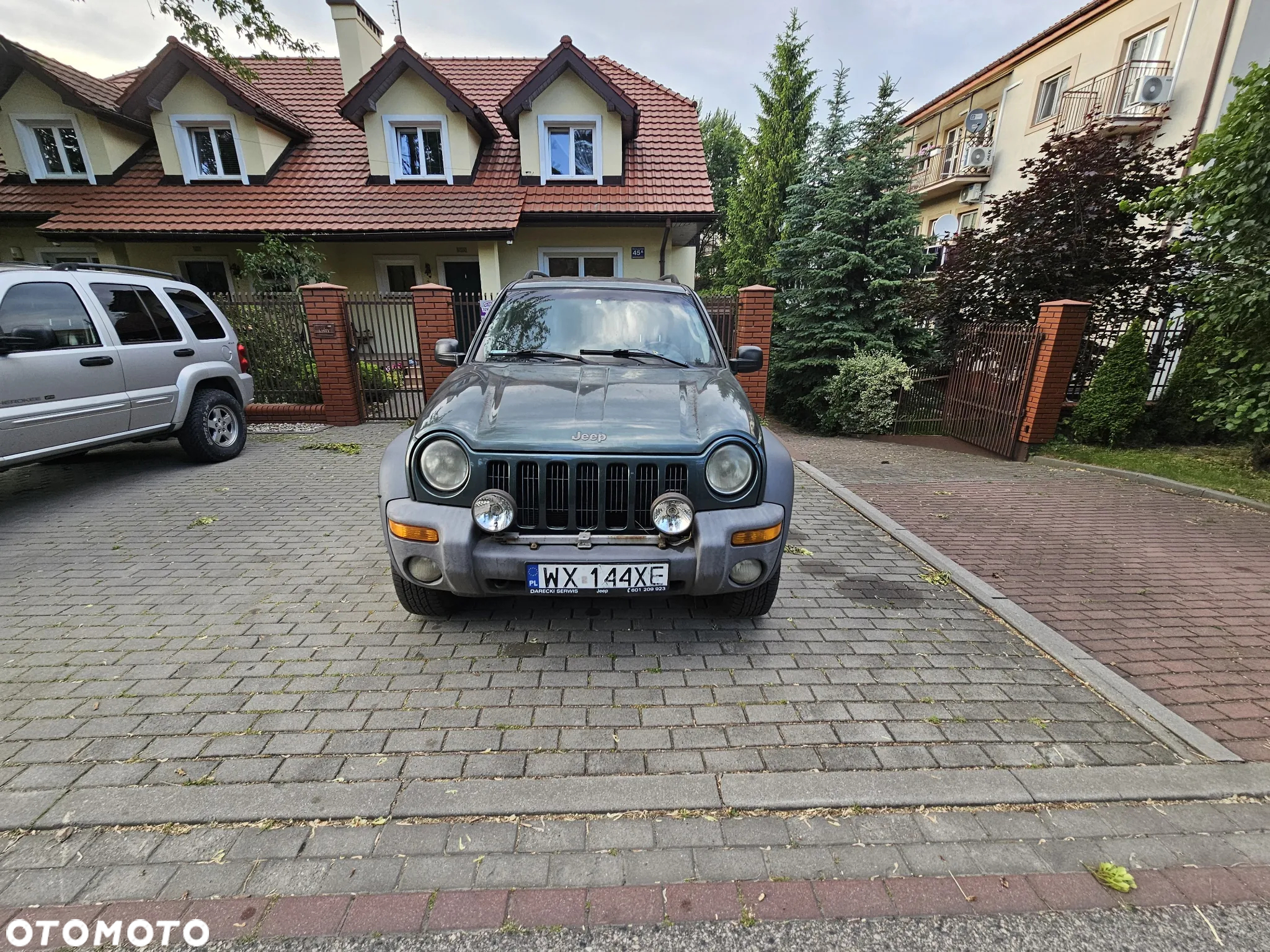 Jeep Cherokee 3.7L Sport - 2