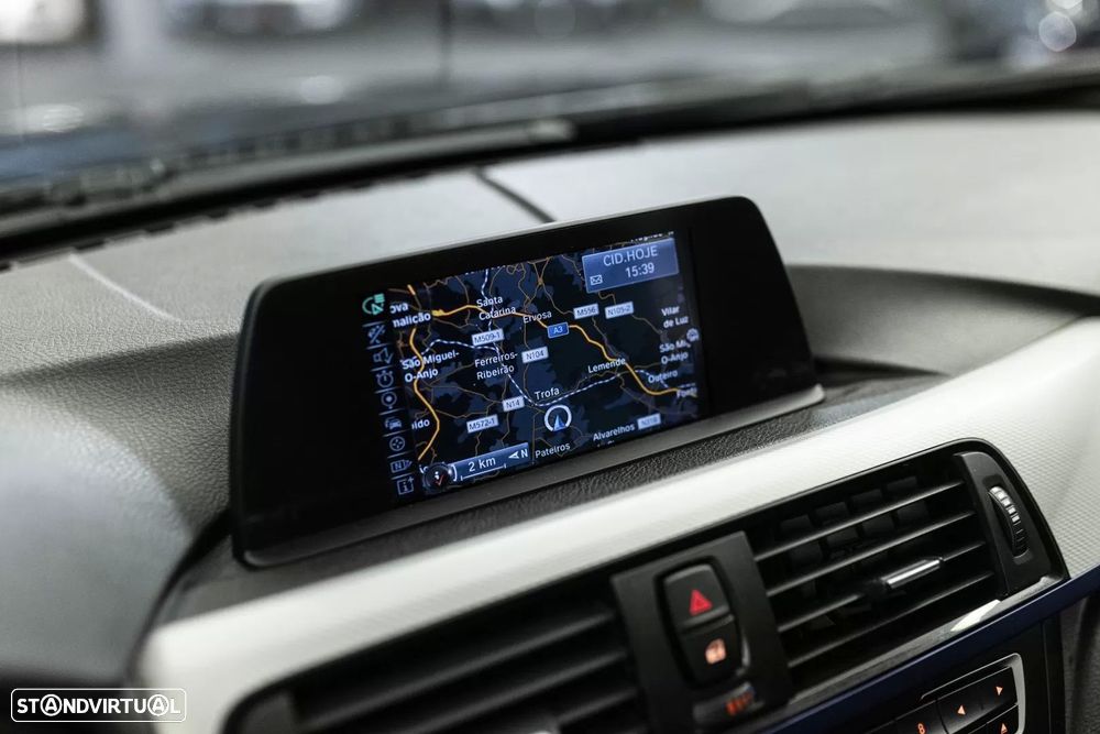 BMW 318 d Touring Aut. M Sport - 9