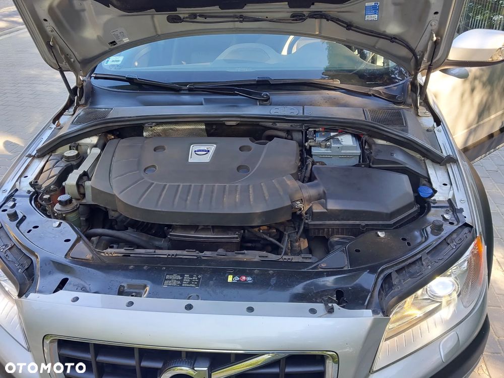 Volvo XC 70 D5 AWD Momentum - 7