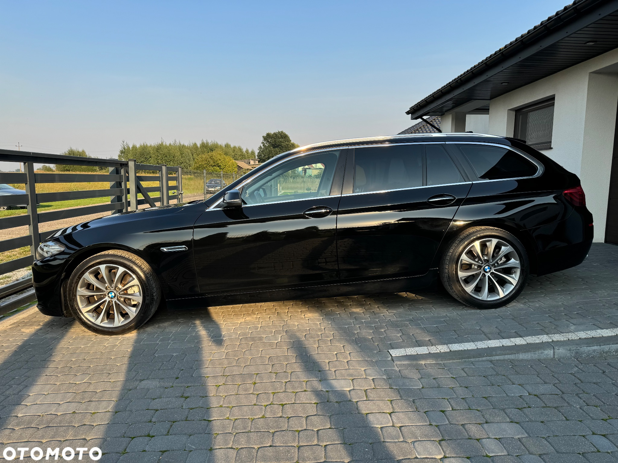 BMW Seria 5 520d Sport Line - 2