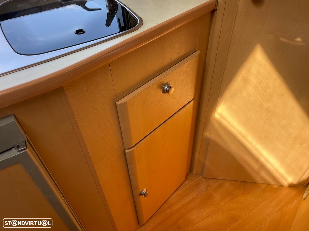 Roller Team Auto-Roller 215 - Autocaravana - 21