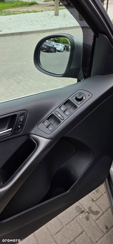 Volkswagen Tiguan 2.0 TDI DPF BlueMotion Technology Exclusive - 24