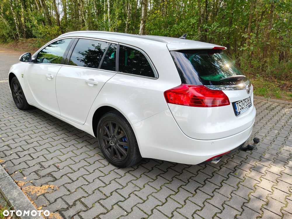 Opel Insignia 2.0 T SportsTourer 4x4 ecoFLEX Start/Stop Design Edition - 4