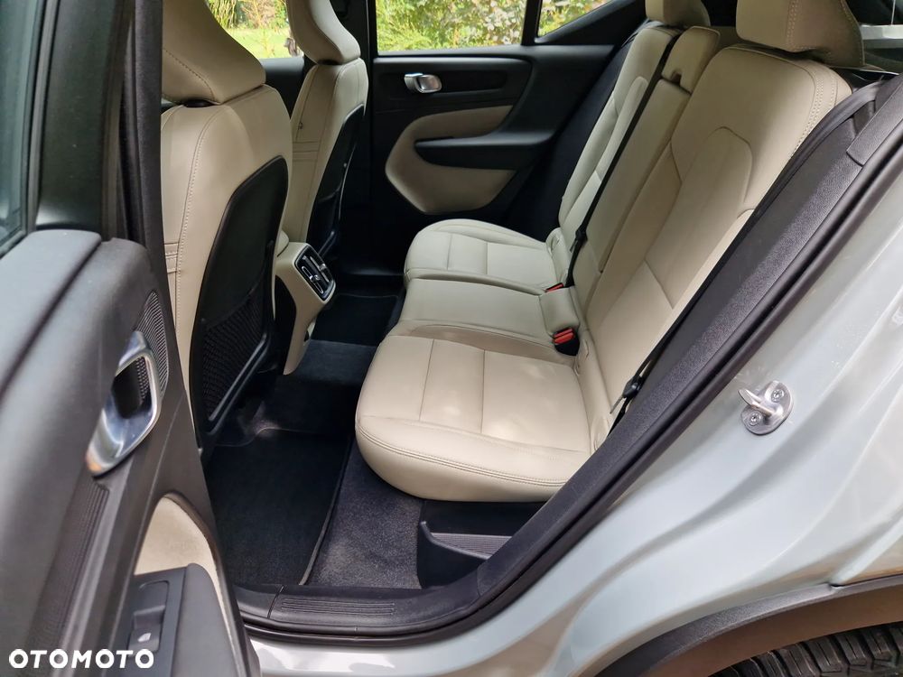 Volvo XC 40 B3 Plus Bright - 9
