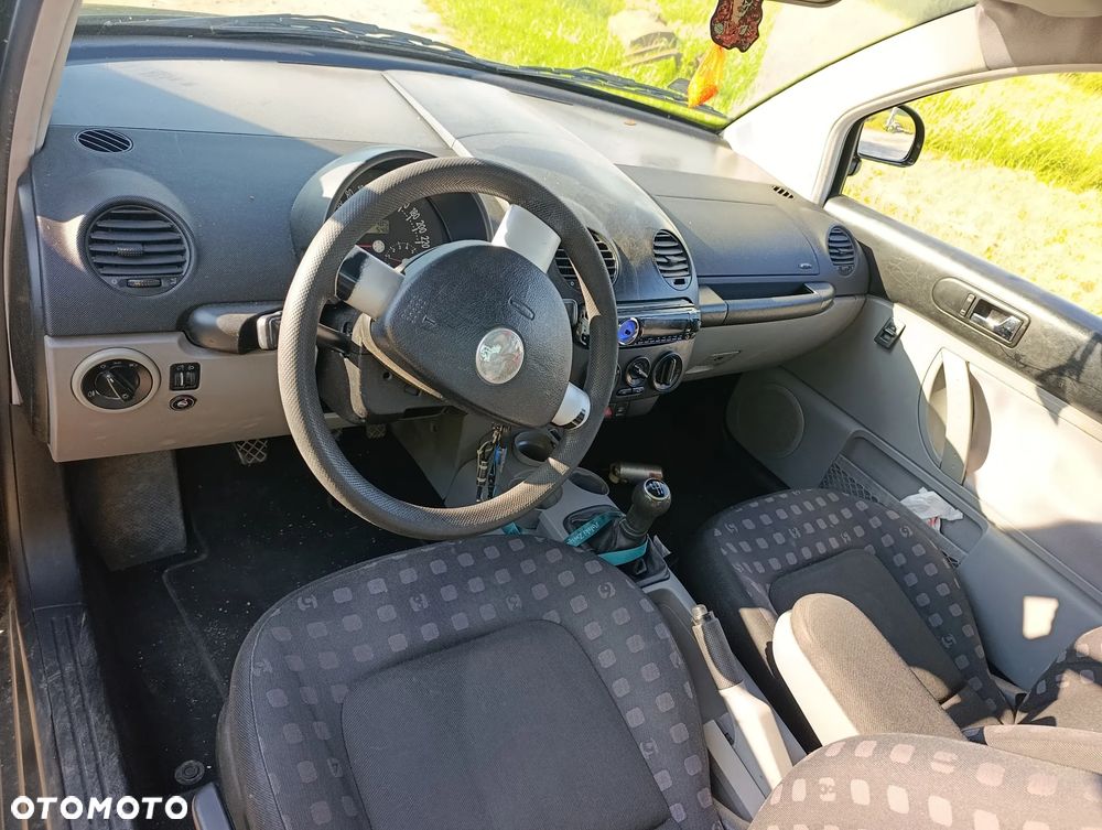 Volkswagen New Beetle 2.0 - 9