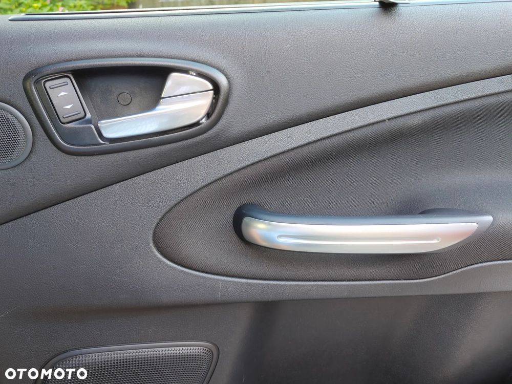 Ford S-Max 2.0 TDCi DPF Titanium X - 33
