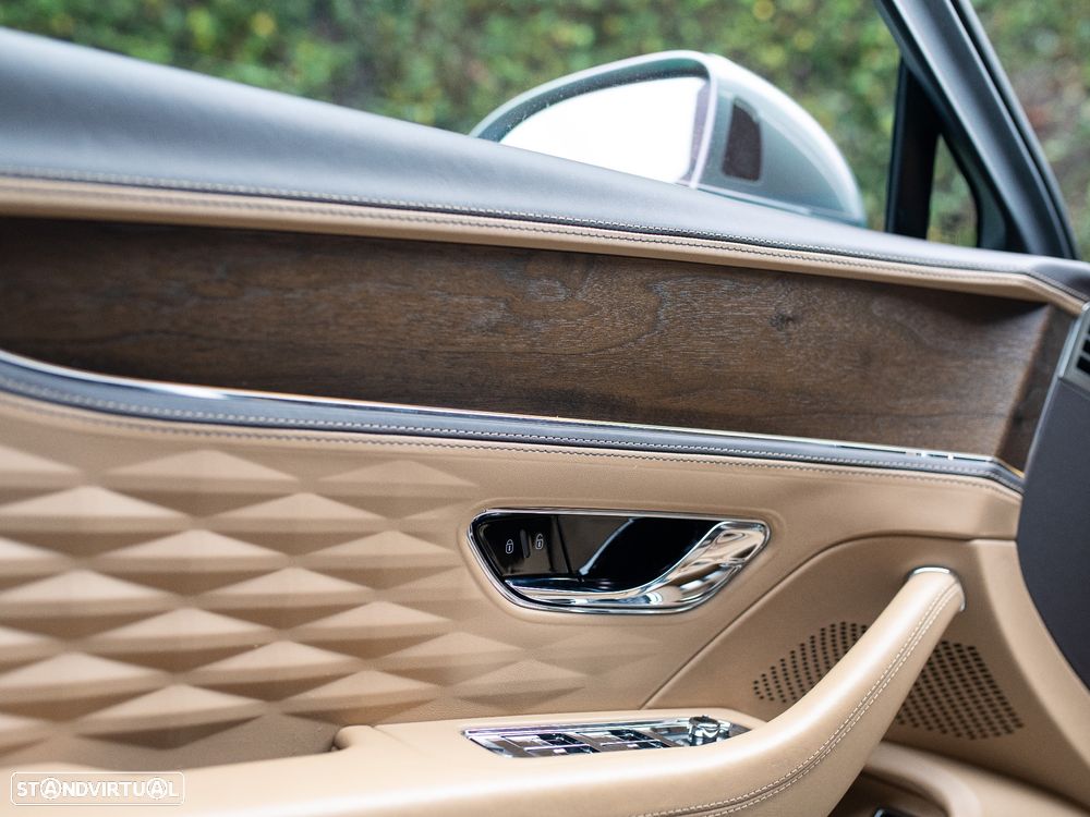 Bentley Flying Spur Hybrid Azure - 35