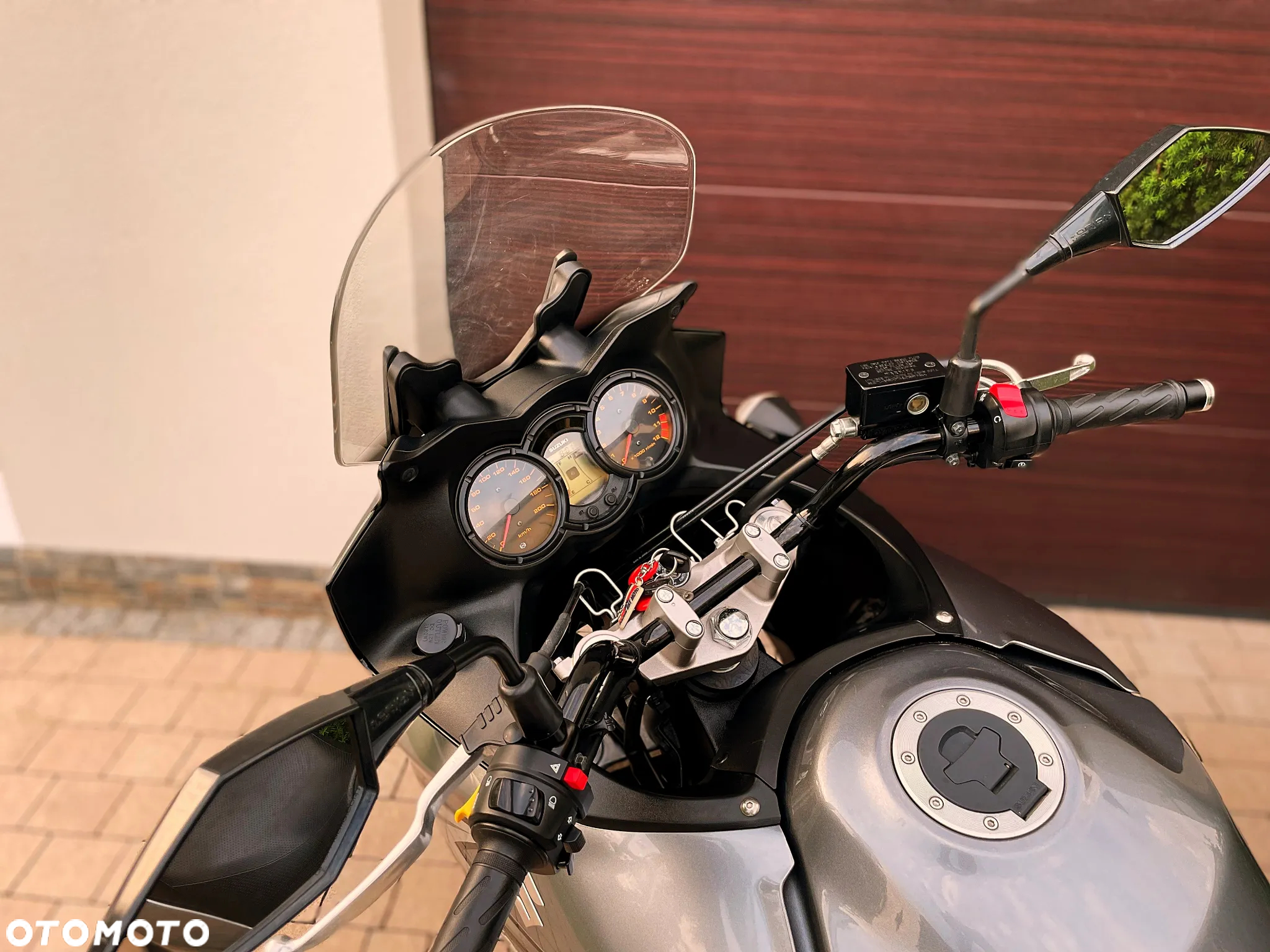 Suzuki DL - 7