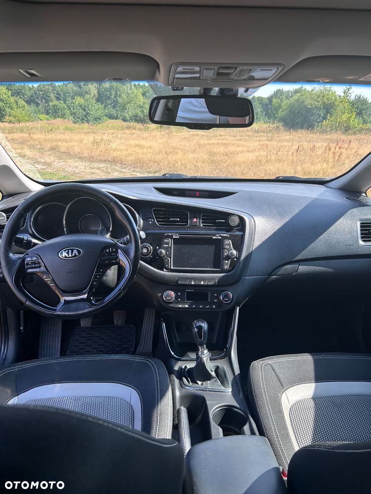 Kia Ceed - 8