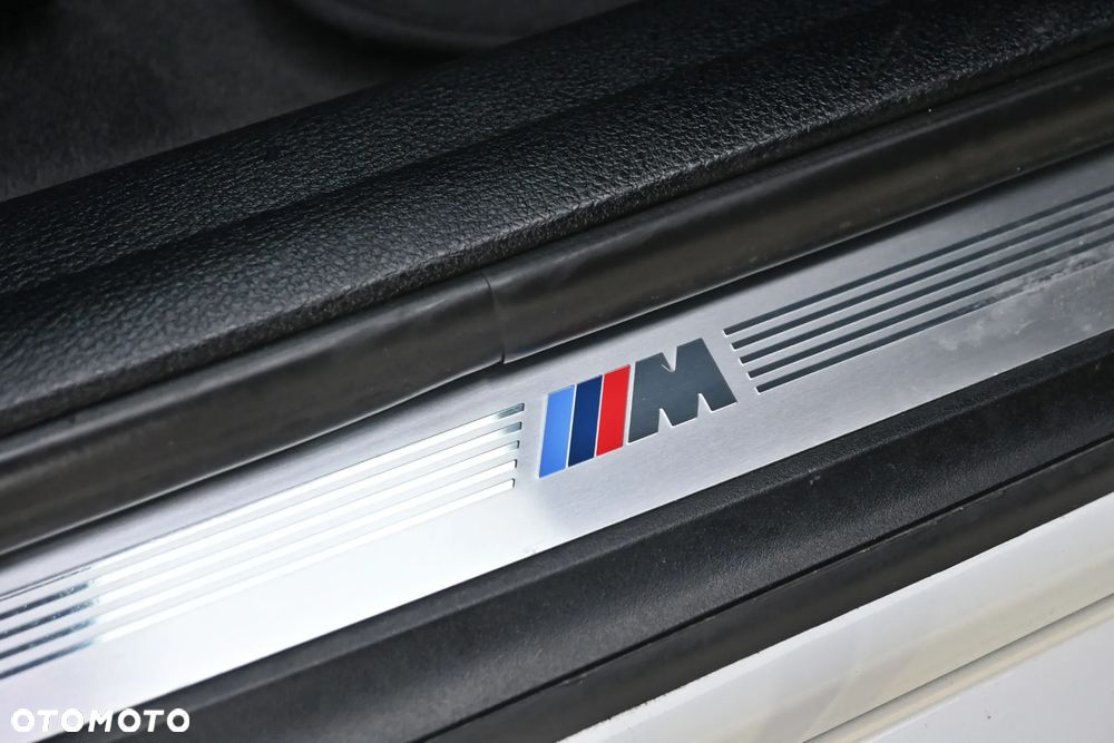 BMW X1 sDrive20d Sport Line - 40