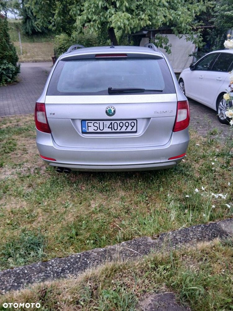 Skoda Superb 2.0 TDI Ambition DSG - 2