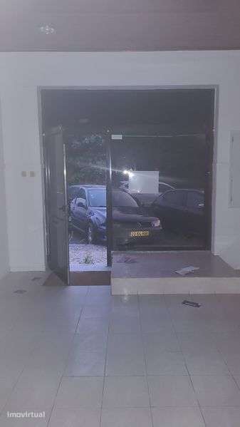 Vende-se loja em Mem Martins Sintra - Grande imagem: 5/7