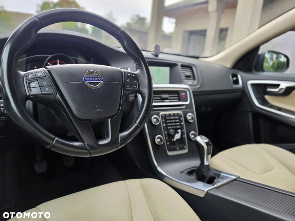 Volvo V60 - 36