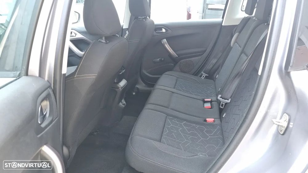 Peugeot 2008 1.6 e-HDi Allure 2-Tronic - 8