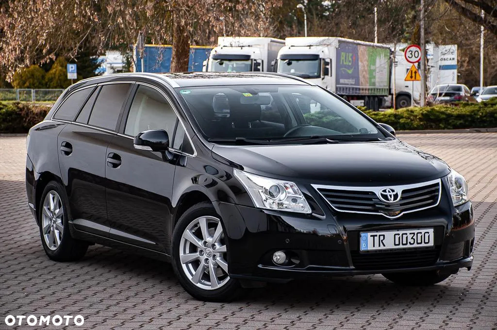 Toyota Avensis 2.2 D-4D X - 21