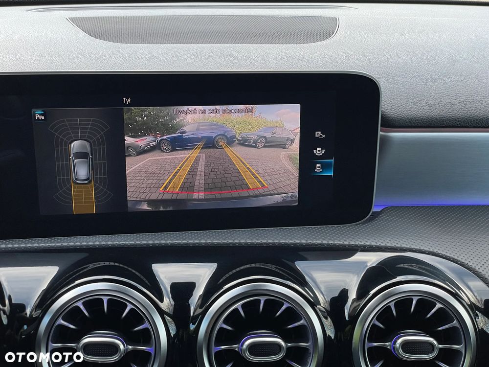 Mercedes-Benz Klasa A 180 AMG Line 7G-DCT - 29