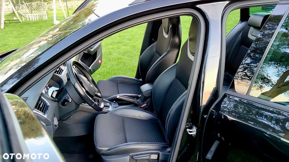 Skoda Octavia 2.0 TDI 4x4 DSG RS - 19