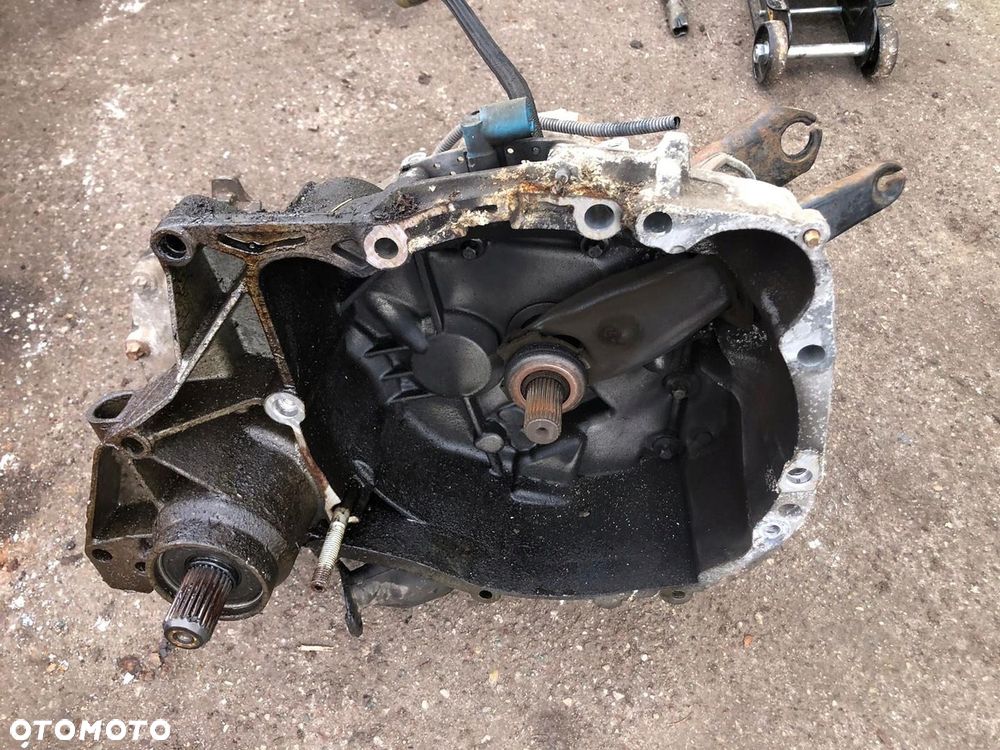 RENAULT TWINGO II 07-12 SKRZYNIA BIEGÓW 1.2 8V 58KM 43kW JB1520 - 2