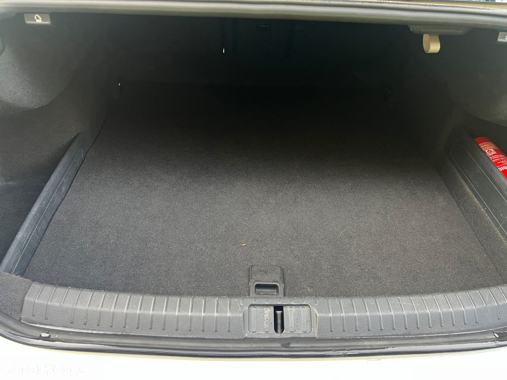 Volkswagen Passat 2.0 TDI BMT Highline DSG - 17