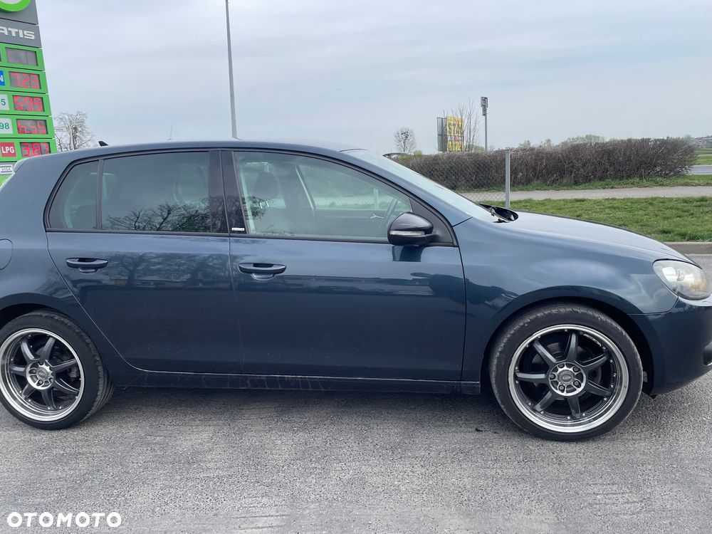Volkswagen Golf 1.6 TDI BlueMotion Technology Trendline - 12