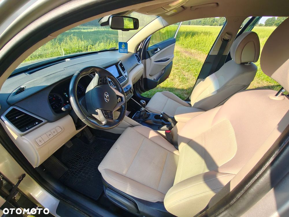 Hyundai Tucson 1.7 CRDI BlueDrive Comfort 2WD - 15