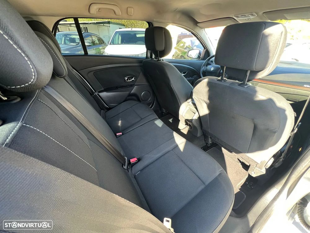 Renault Mégane Sport Tourer dCi 110 FAP Dynamique - 9