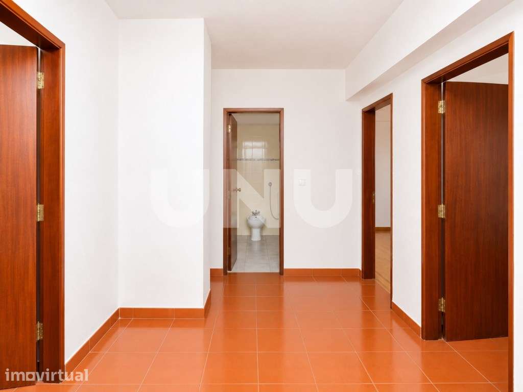 Apartamento T2 no Carregado! - Grande imagem: 2/25