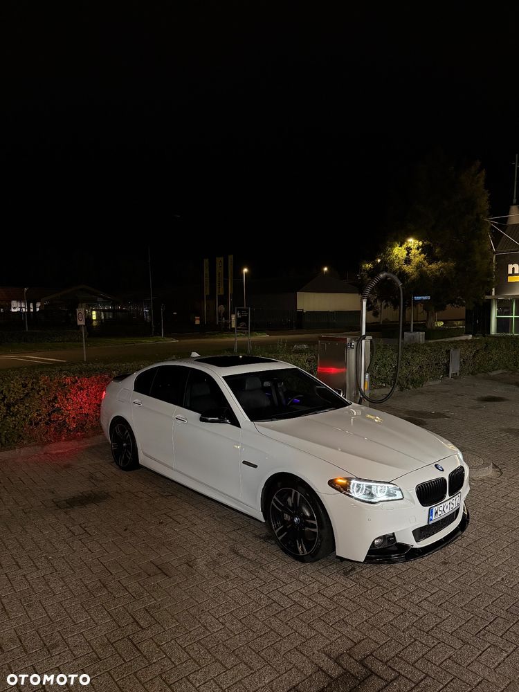 BMW Seria 5 535i xDrive - 14