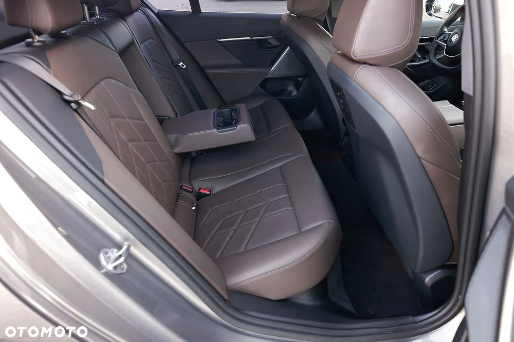 BMW Seria 5 520i mHEV - 23