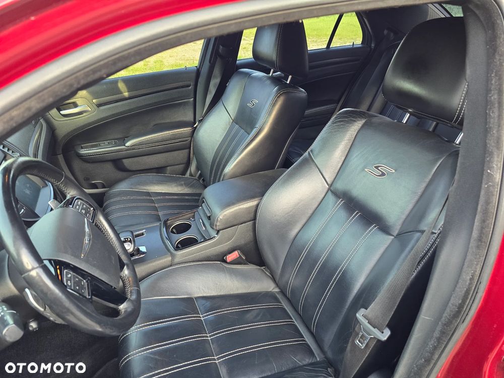 Chrysler 300s - 17
