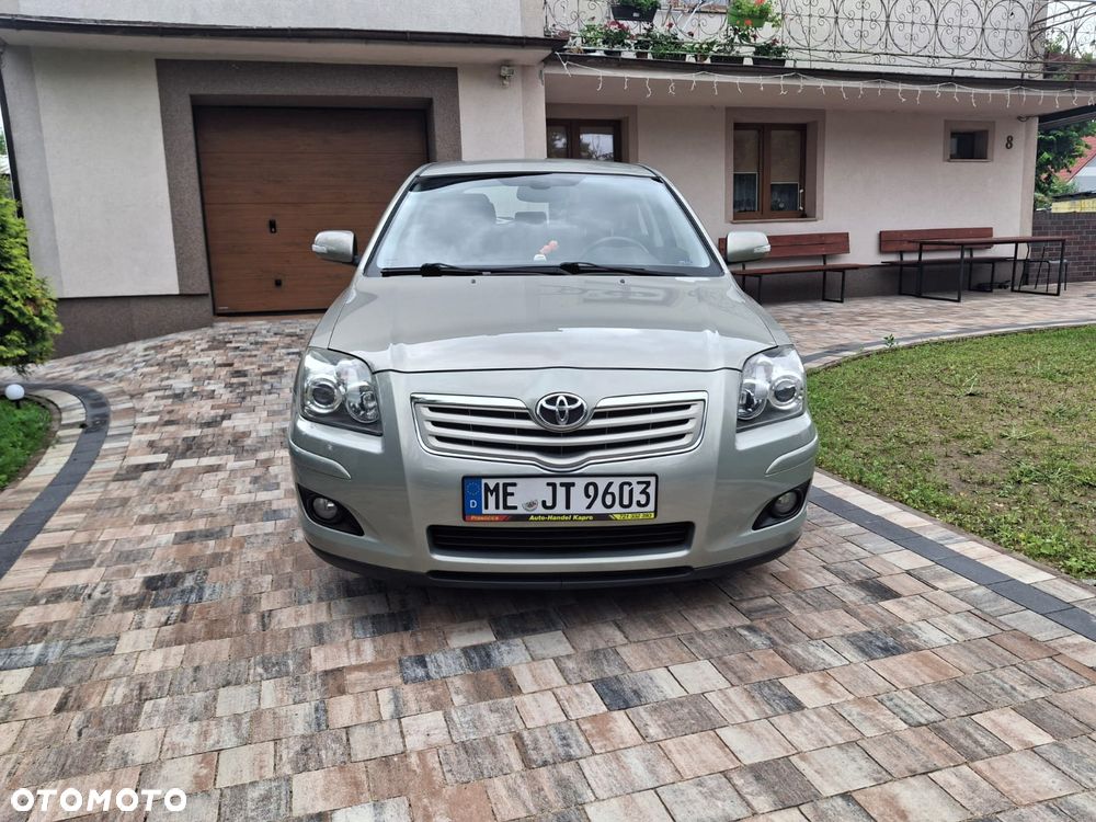 Toyota Avensis 1.8 VVT-i Executive - 3
