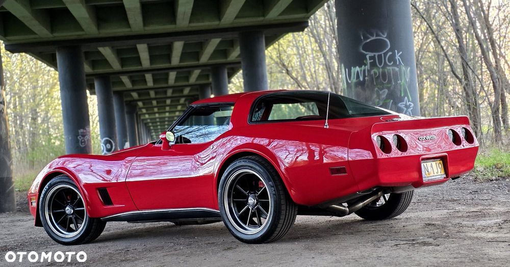 Chevrolet Corvette - 16