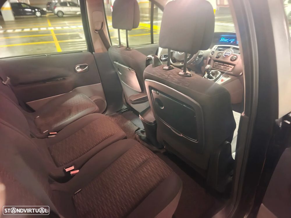 Renault Grand Scénic 1.5 dCi Dynamique S 7L. - 18