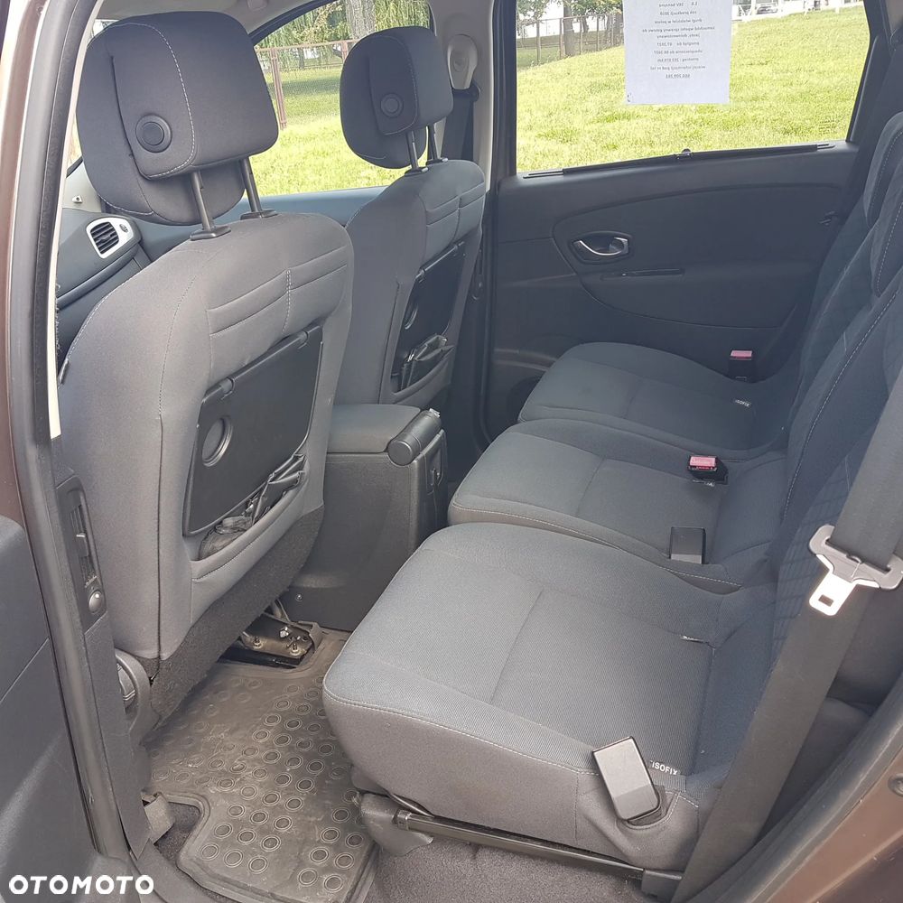 Renault Scenic 1.6 16V 110 Dynamique - 8