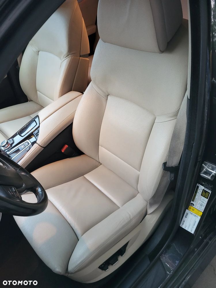 BMW Seria 5 528i - 38
