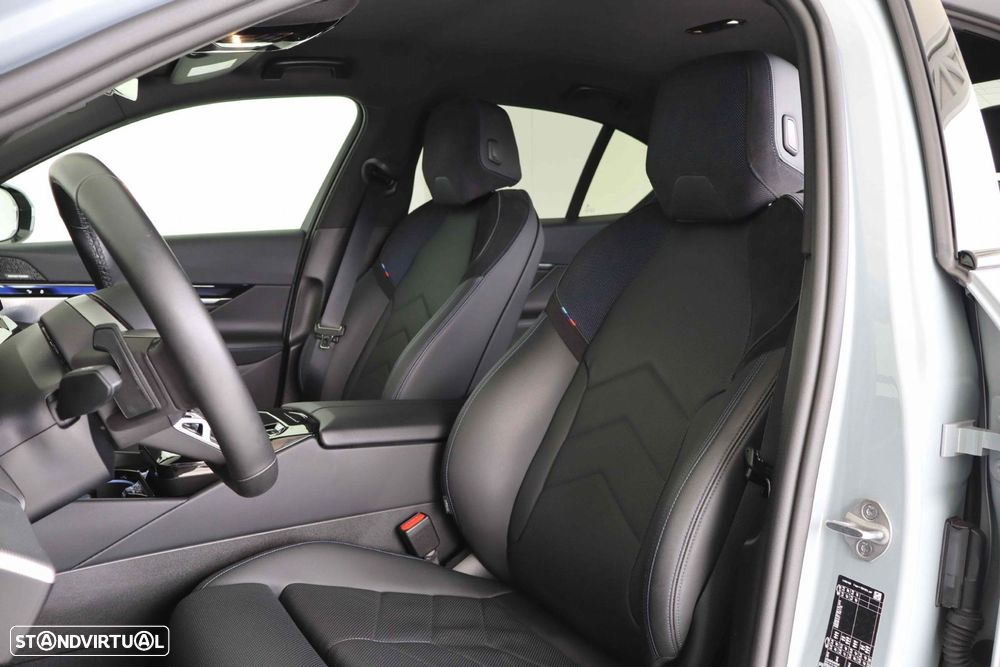 BMW i5 eDrive40 Pack Desportivo M - 48