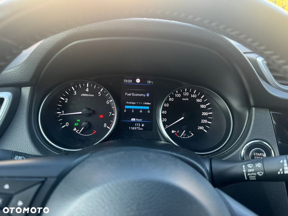 Nissan Qashqai 1.3 DIG-T N-Connecta - 23