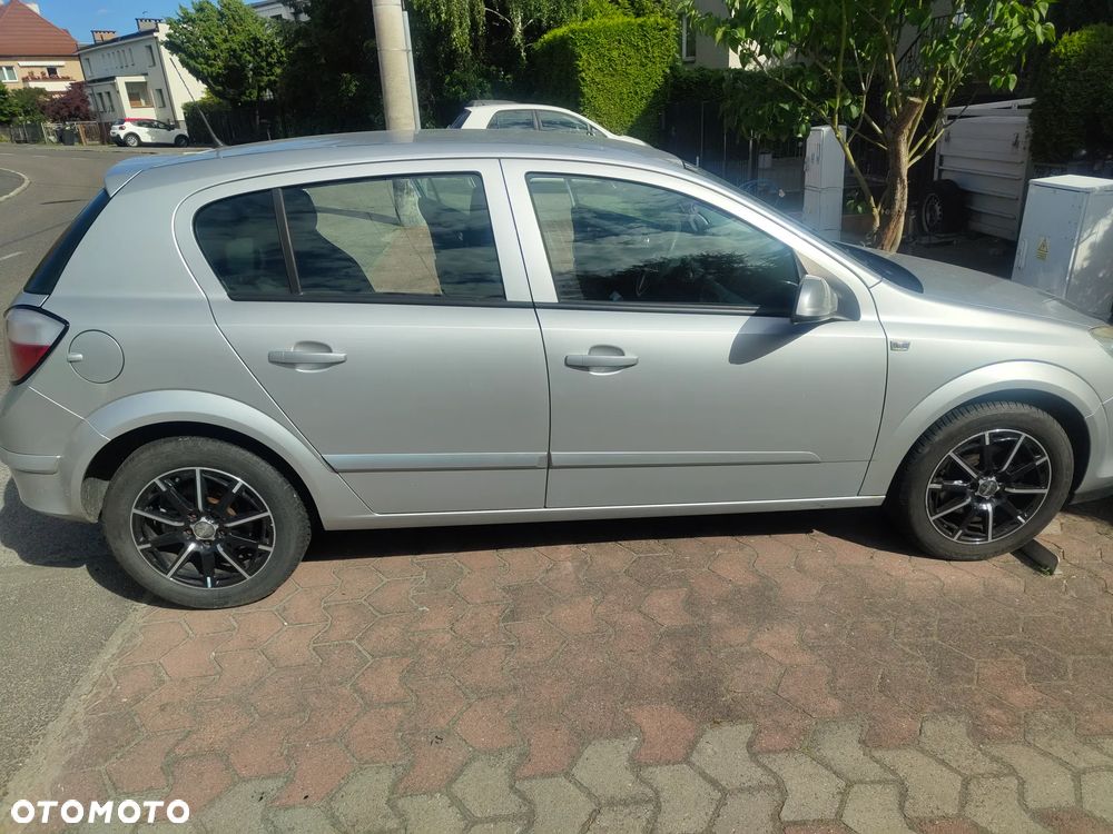 Opel Astra 1.4 111 - 4
