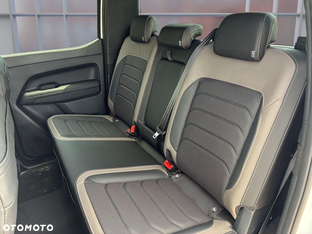 Volkswagen Amarok - 21