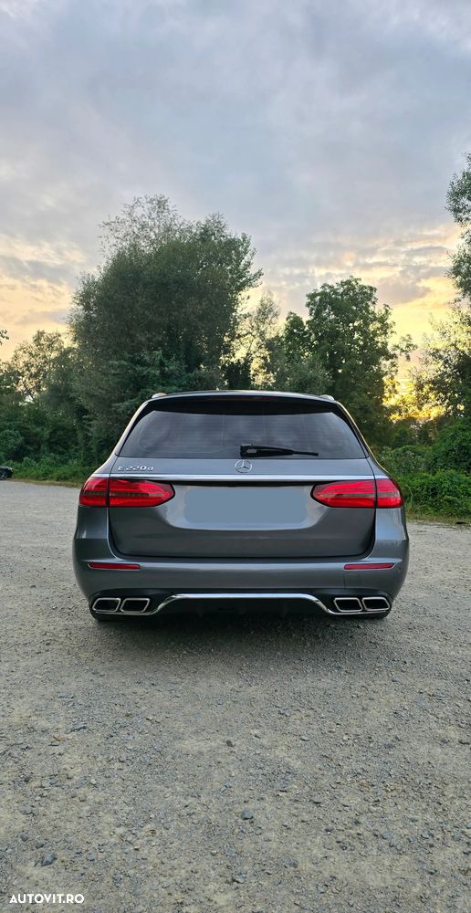 Mercedes-Benz E 220 d 9G-TRONIC AMG Line - 4