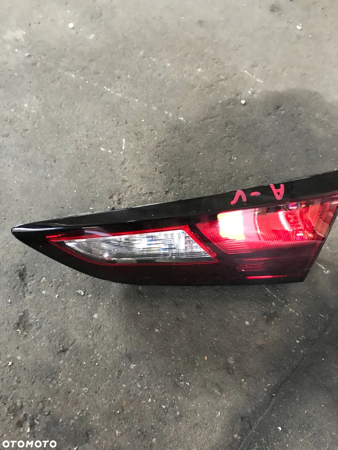 OPEL ASTRA V K HB LAMPA TYLNA PRAWA 39098789 EUROPA - 1