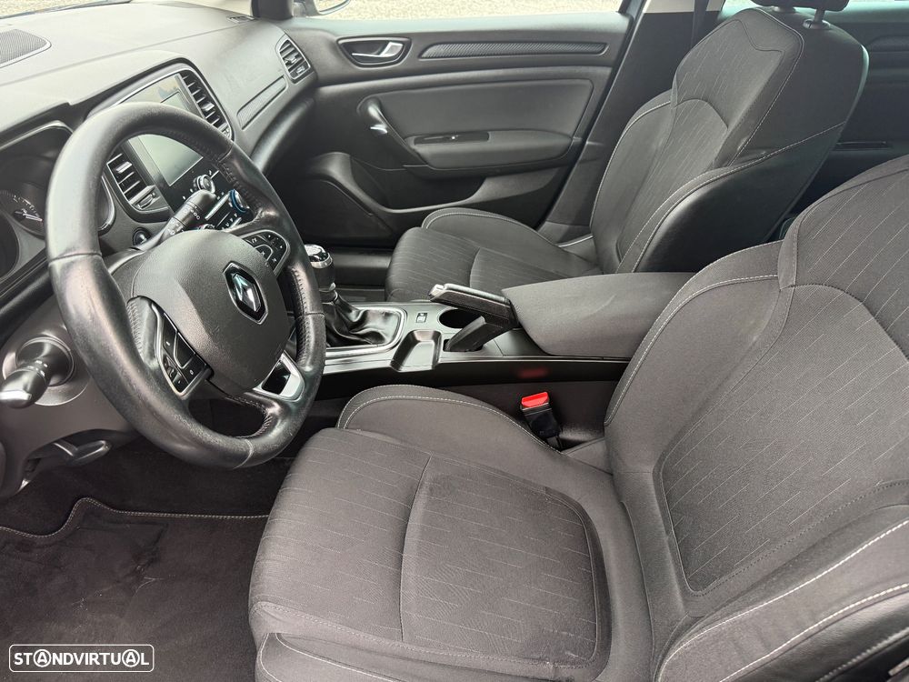 Renault Mégane 1.5 Blue dCi Limited - 11