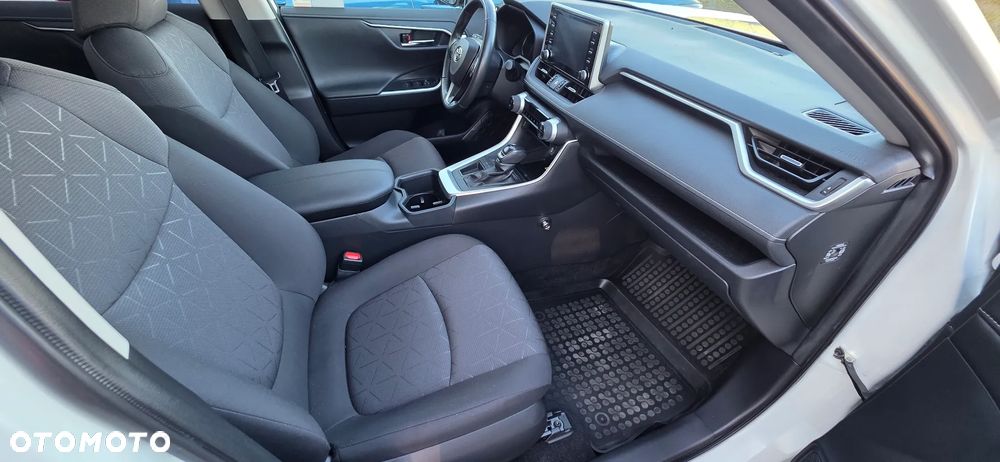 Toyota RAV4 - 11