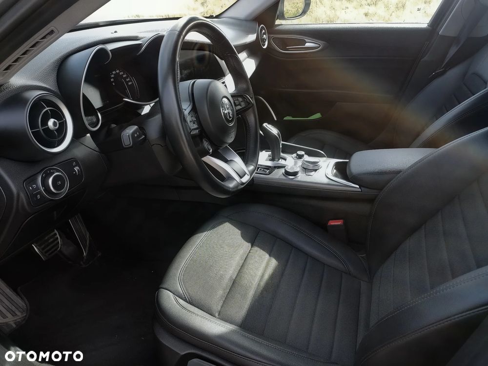 Alfa Romeo Giulia 2.0 Turbo Sprint - 25