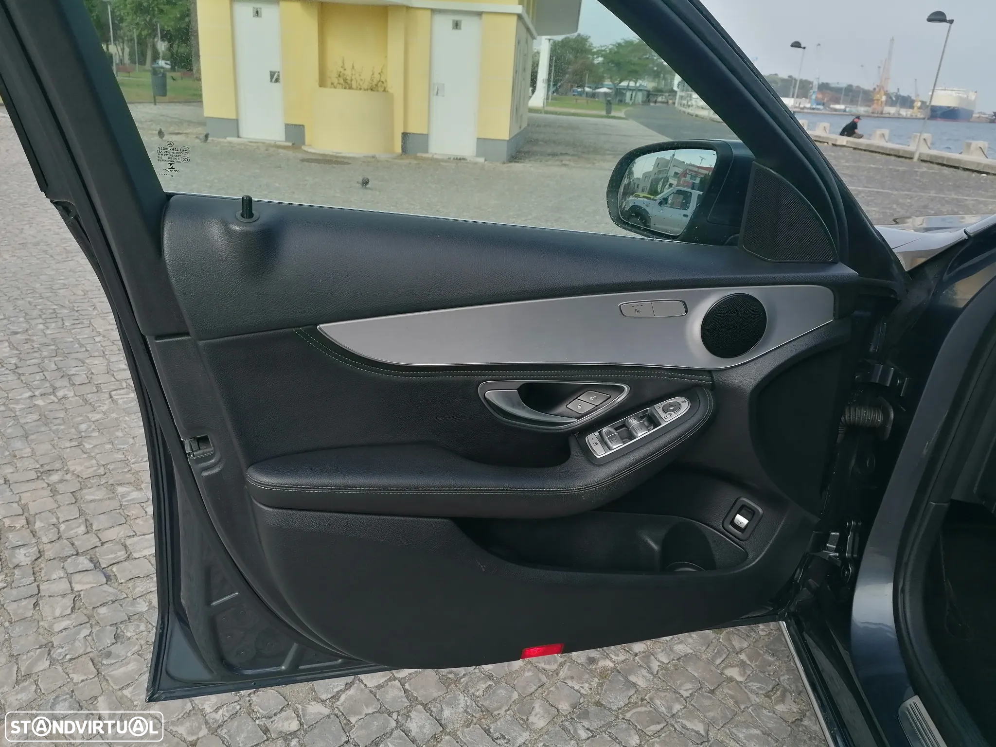 Mercedes-Benz C 350 e - 12