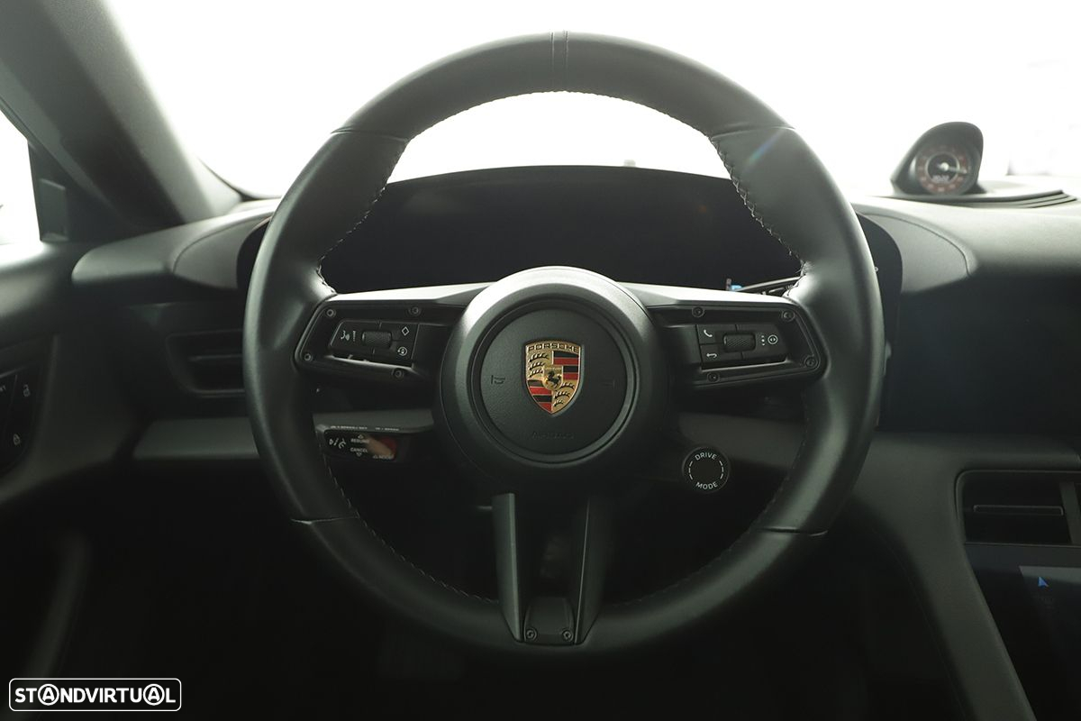 Porsche Taycan 4S - 16