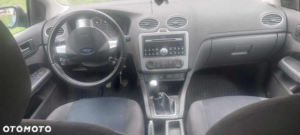 Ford Focus 1.6 Ti-VCT Sport - 11