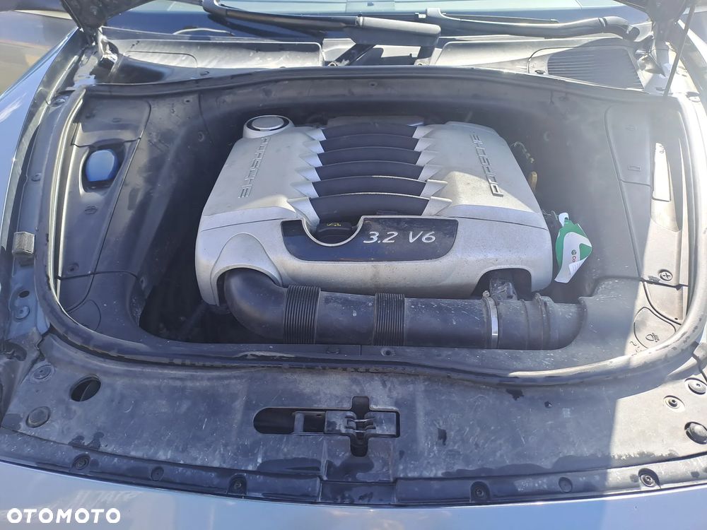 Porsche Cayenne - 14